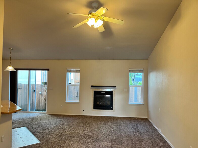 Building Photo - 312 G St SW