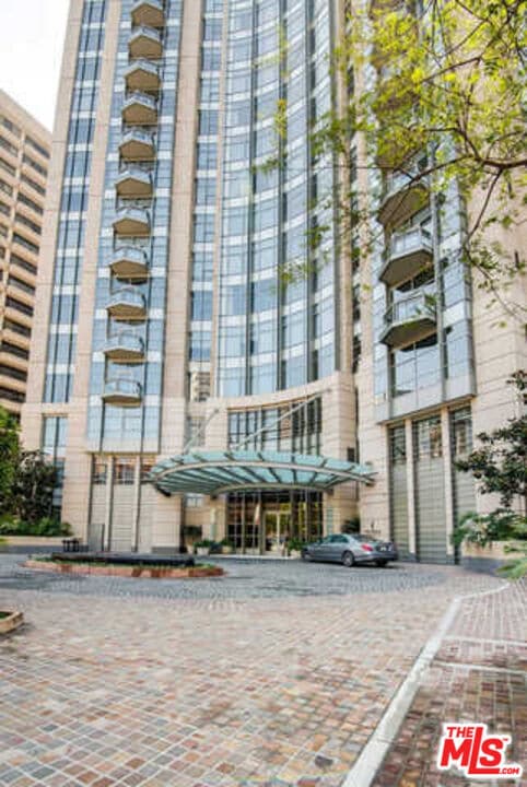Building Photo - 10776 Wilshire Blvd