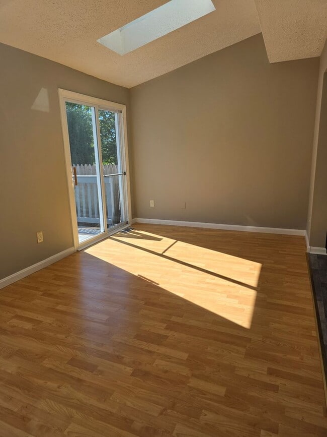 Building Photo - 3BR Townhome in Riverside Neighborhood of Belcamp!