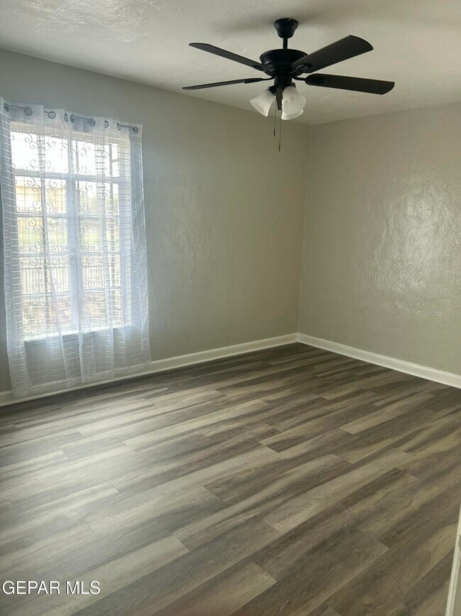Building Photo - 1205 Hardaway St