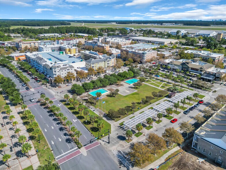 Building Photo - 1758 Edgewood Dr