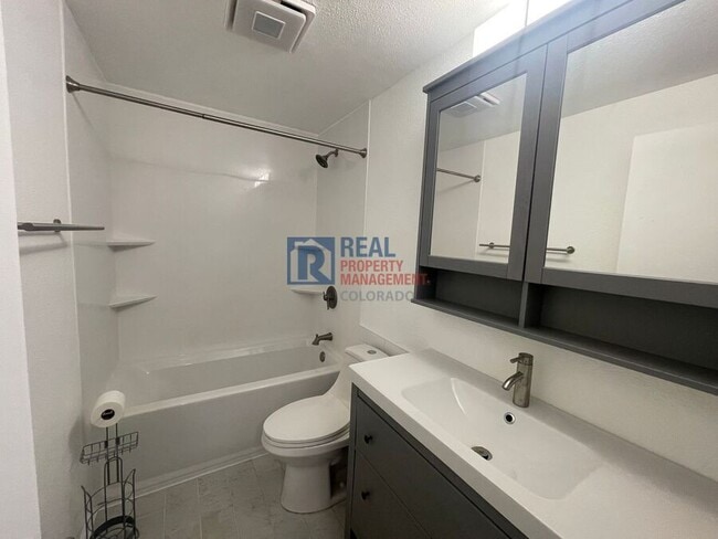 Building Photo - 1224 Cree Dr