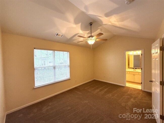 Building Photo - 10012 University Park Ln