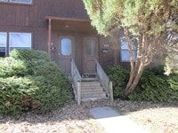 Building Photo - 735/737 Rundell
