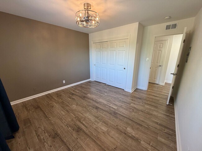 Building Photo - 2044 Benita Dr