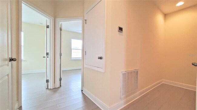 Building Photo - 3118 Camino Real Dr N