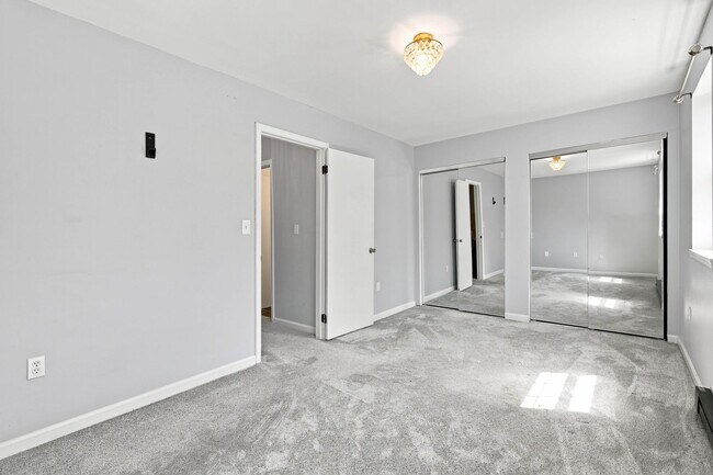 Building Photo - 1008 Cloverton Dr