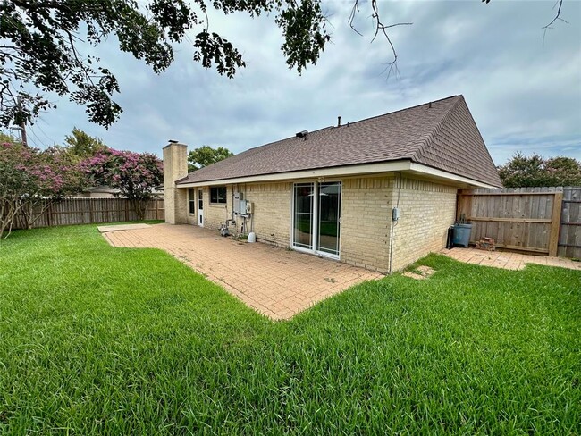 Building Photo - 2931 Pasture Ln