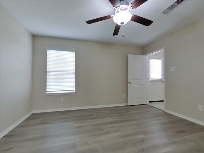 Building Photo - 701 Totem Trail Dr