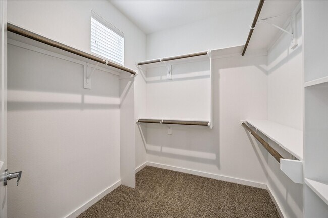 Building Photo - 1117 Highland Square Ln
