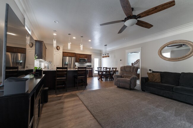 Building Photo - 646 S 150 E
