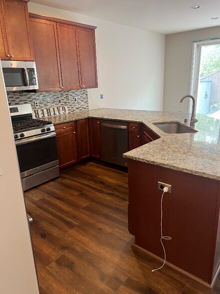 Building Photo - 1917 98th Ave SE