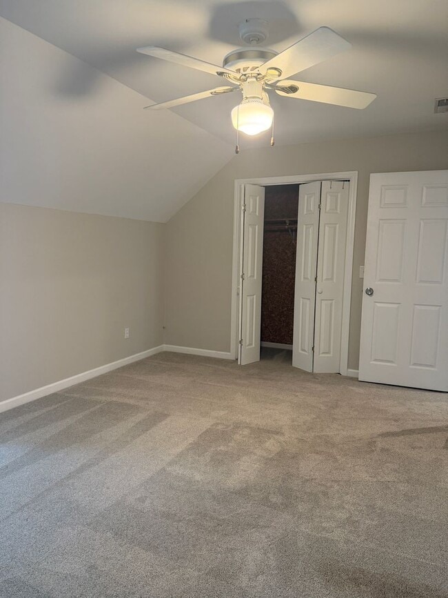 Building Photo - 4 bedroom home in Collegedale