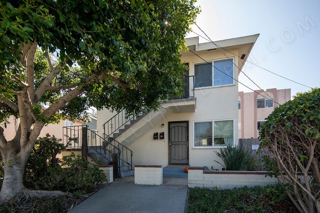 Building Photo - *OPEN HOUSE: 11/8 11:30AM-12:30PM* Upstair...