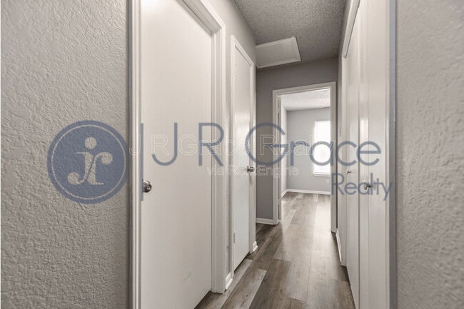 Building Photo - 1304 Chapel Creek Rd