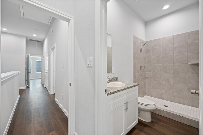 Building Photo - 18831 Luminescent Ln