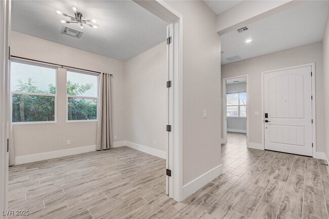 Building Photo - 3395 Stone View Ave