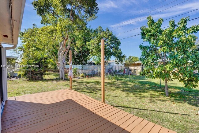 Building Photo - 7131 NW 24th Pl