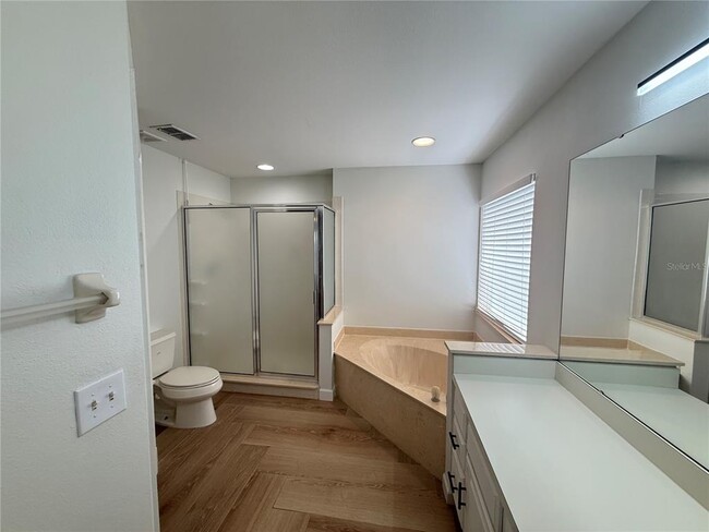 Building Photo - 10497 Sun Villa Blvd