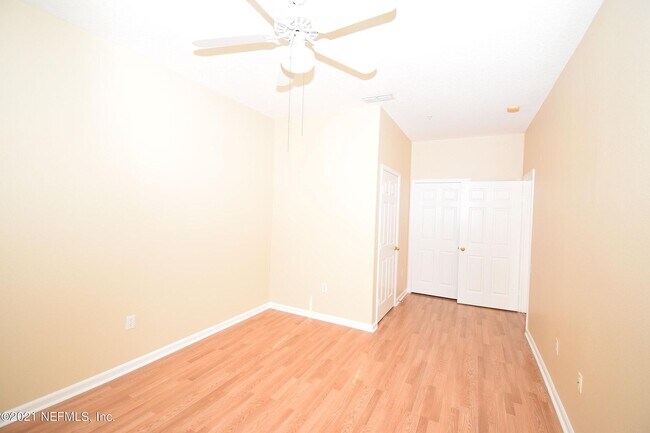 Building Photo - 10550 Baymeadows Rd