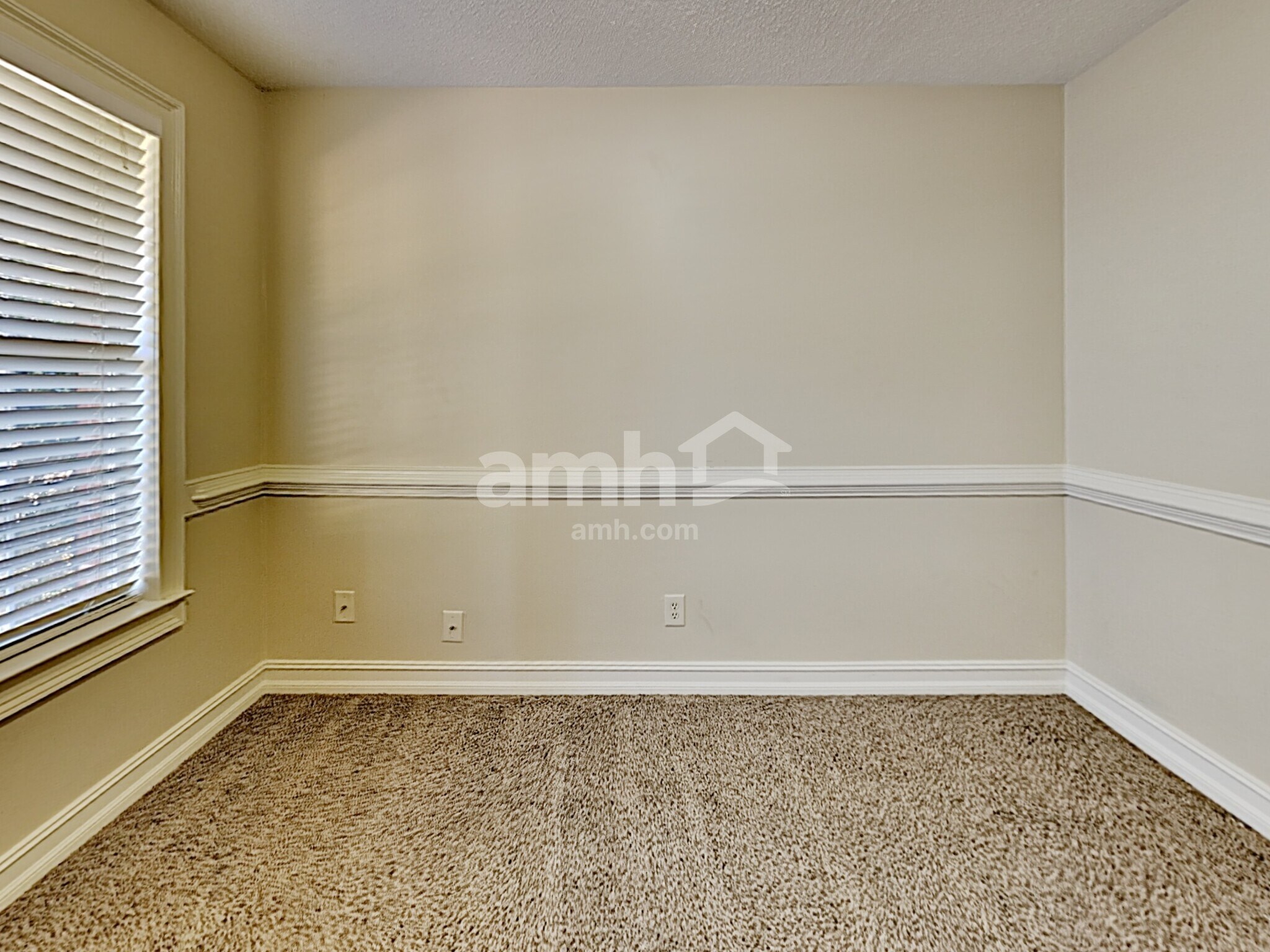 Building Photo - 724 Johnson Ct