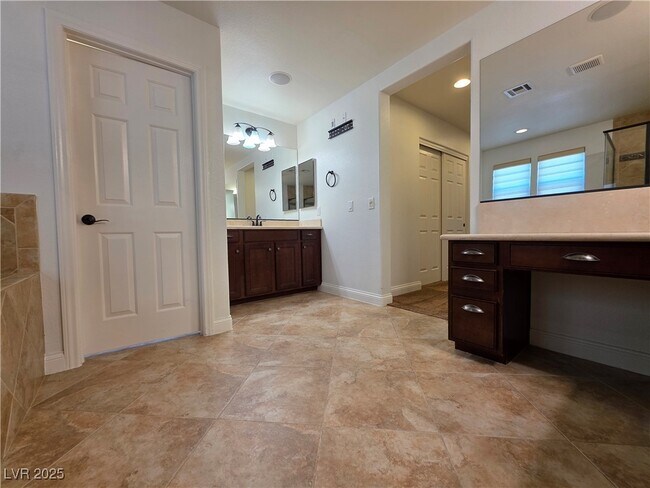 Building Photo - 5495 Alden Bend Dr