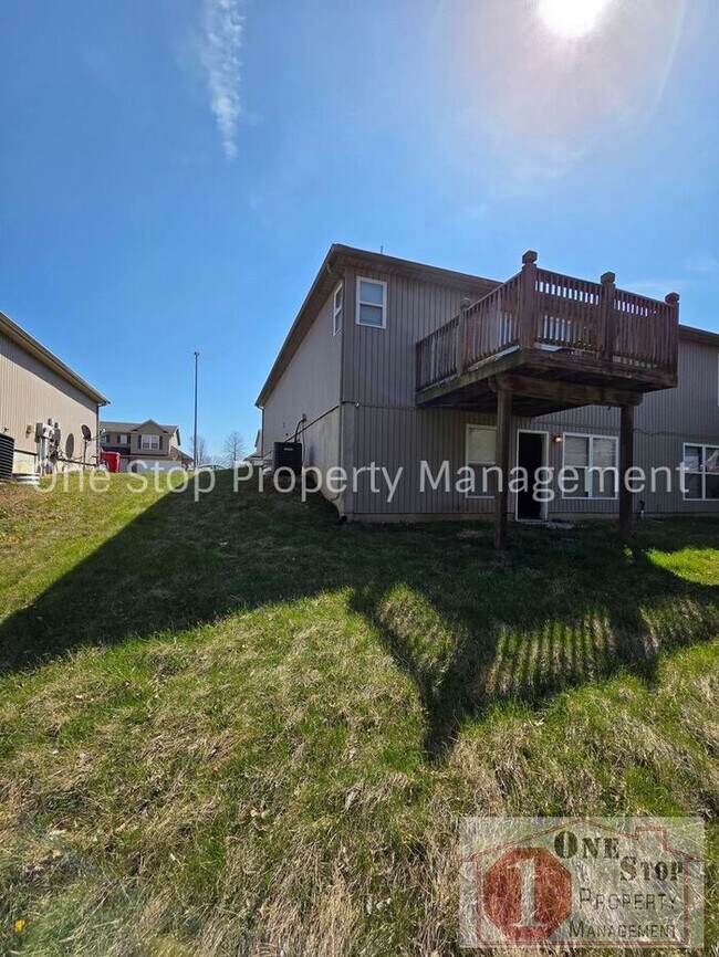 Building Photo - Beautiful 3-Bedroom 2.5 Bathroom in Independence