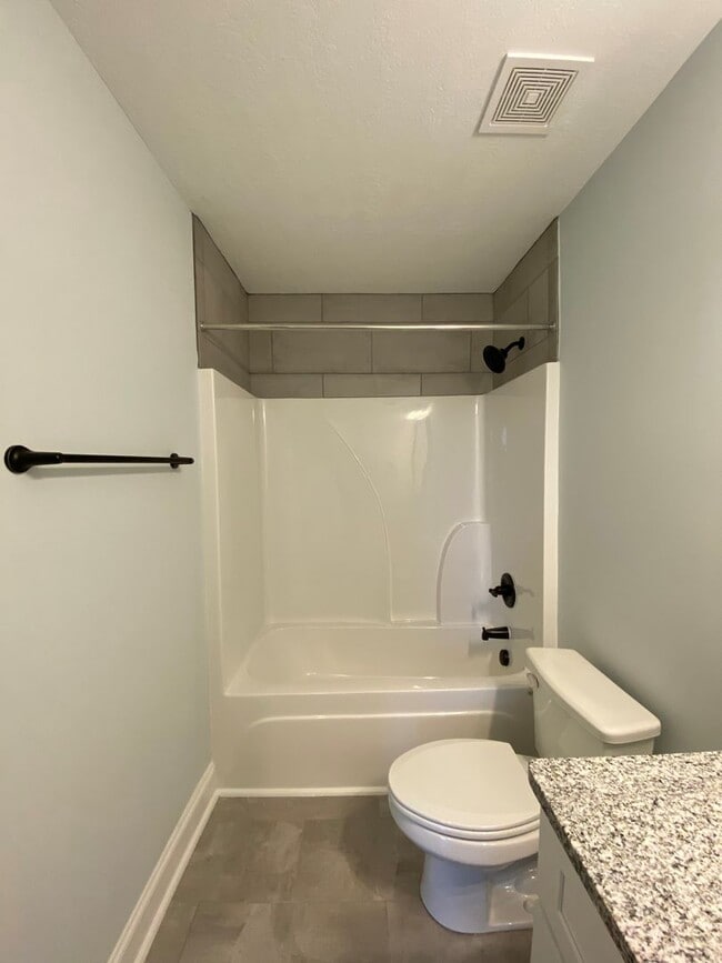 Building Photo - 2318 Bundoran Dr