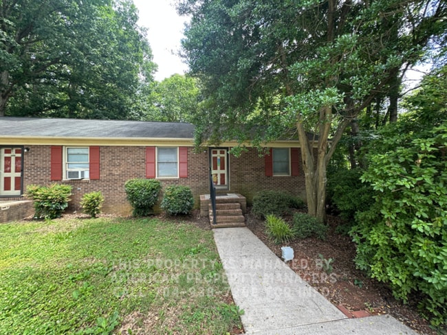 Primary Photo - 132 Crest Cir