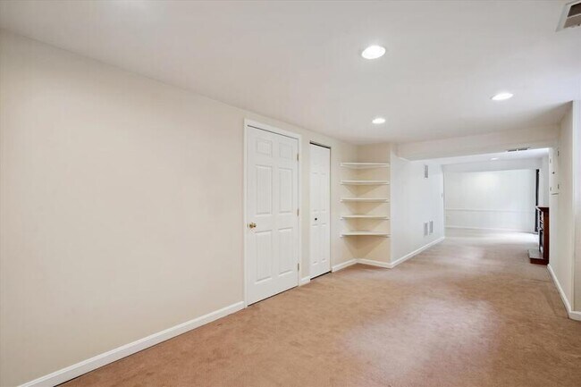 Building Photo - 11403 Bronzedale Dr
