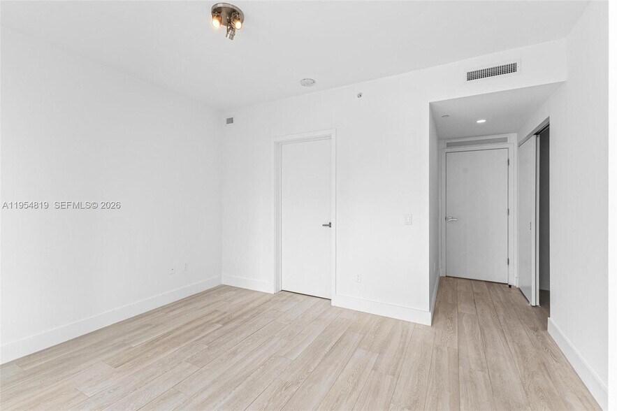 Building Photo - 1080 Brickell Ave