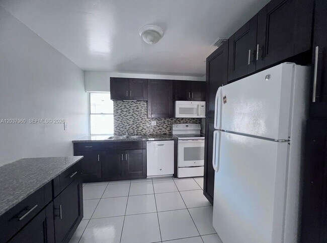 Building Photo - 2430 SW 81st Ave