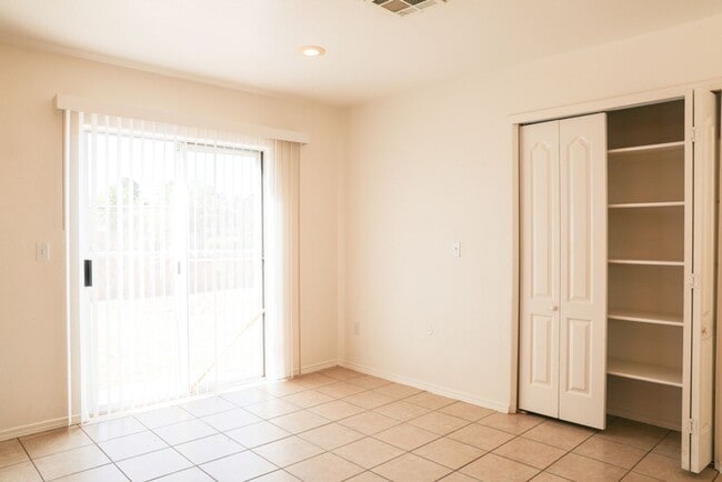 Building Photo - Nice and Spacious 4 Bedroom home Off Hwy 70 & Mesa Grande