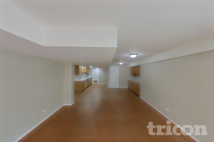Building Photo - 5004 Lake Dawnwood Dr