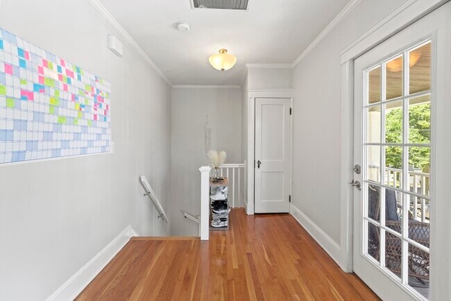 Building Photo - 31 Myrtlebank Ave