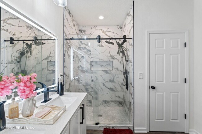 Building Photo - 12897 Logans Walk Ln