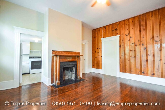 Building Photo - Charming Midtown Aparment with Wood Floors