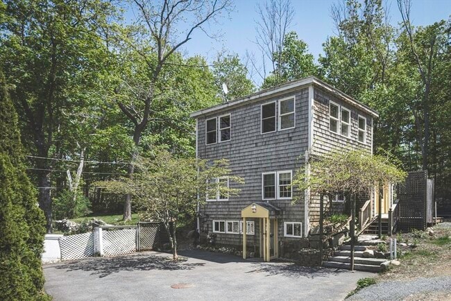 Building Photo - 127R Leonard St