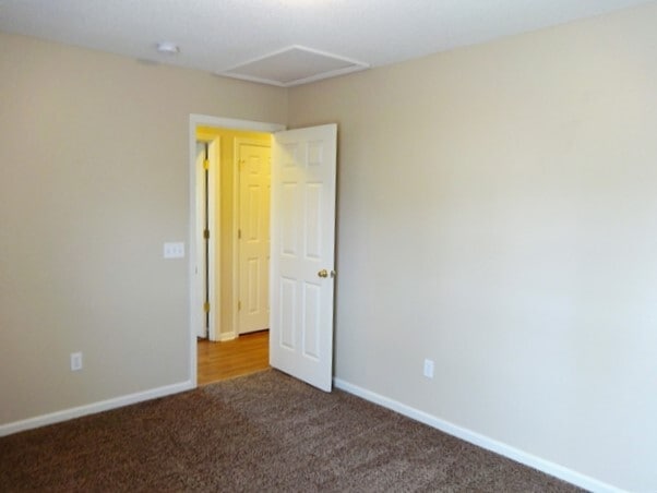 Building Photo - 1201 Catbird Ct