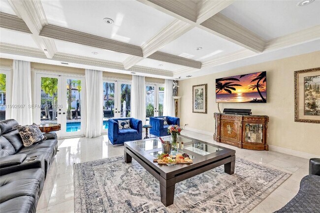 Building Photo - 625 Poinciana Dr