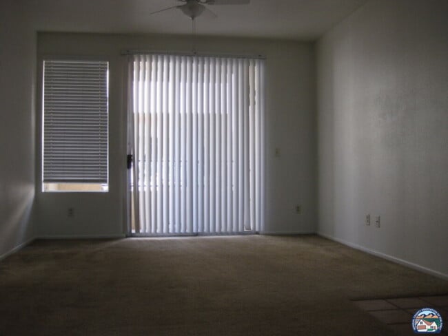 Building Photo - 1100 Rodeo Dr