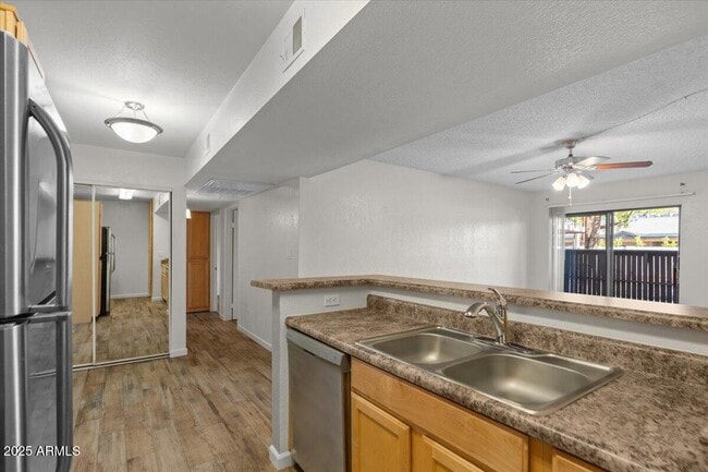 Building Photo - 2938 N 61st Pl