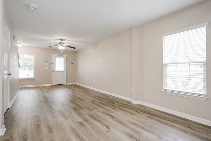 Building Photo - 8012 Spiderlily Ct