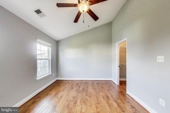 Building Photo - 12804 Short Hills Dr