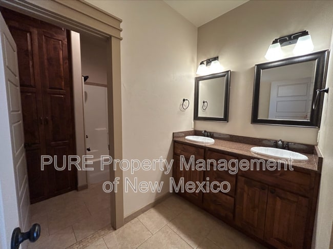 Building Photo - 2805 Rabbitbrush Dr