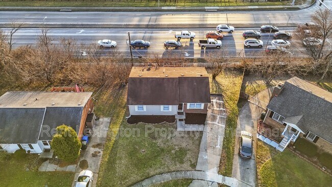 Building Photo - 608 McCurdy Ct