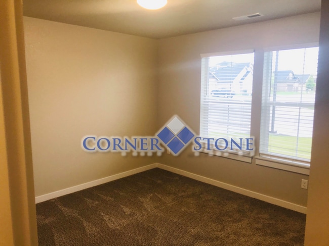 Building Photo - Great Meridian Home with Bonus Room!