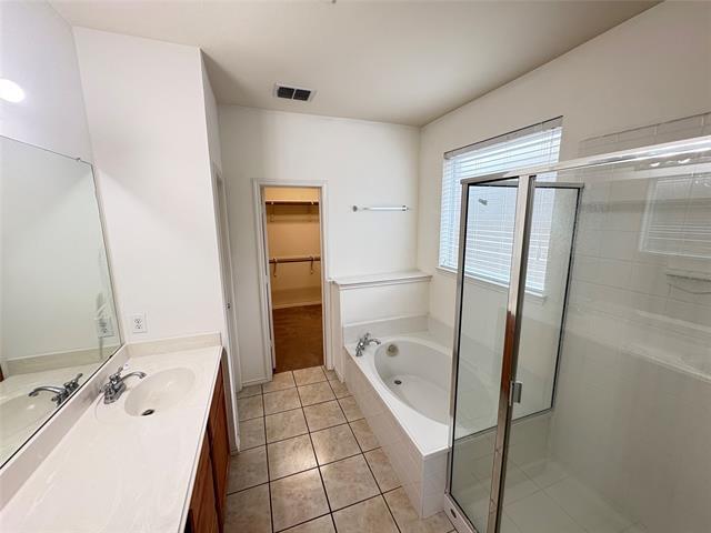 Building Photo - 1010 Utopia Ln
