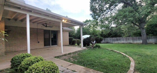 Building Photo - 5624 Woodway Dr