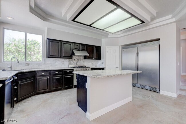 Building Photo - 8408 Bay Point Dr